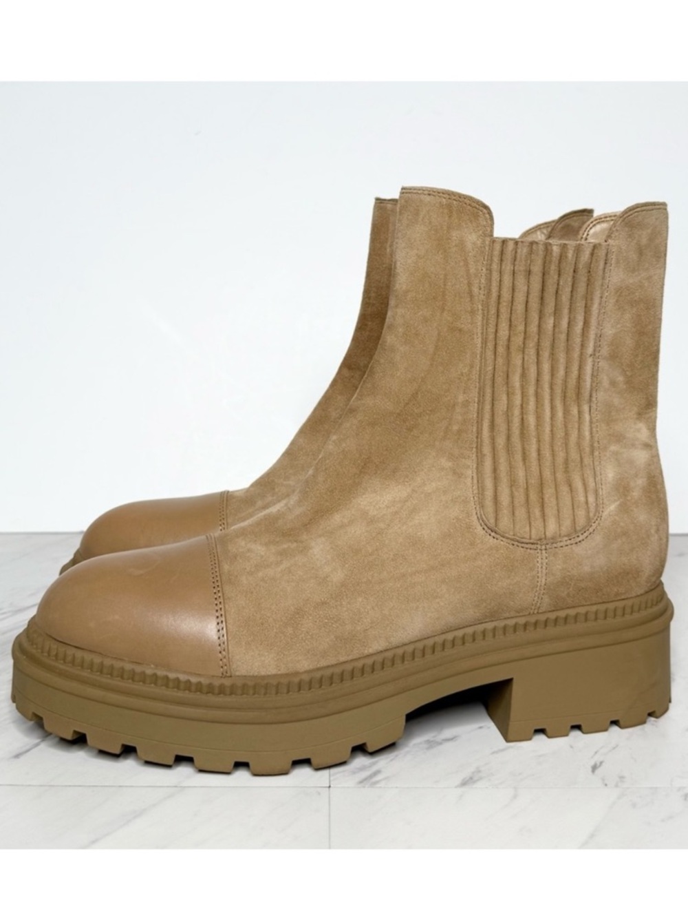 Marc Fisher Hadria Light Brown Suede Leather Lug Sole Chelsea Boot 9 1/2 M
